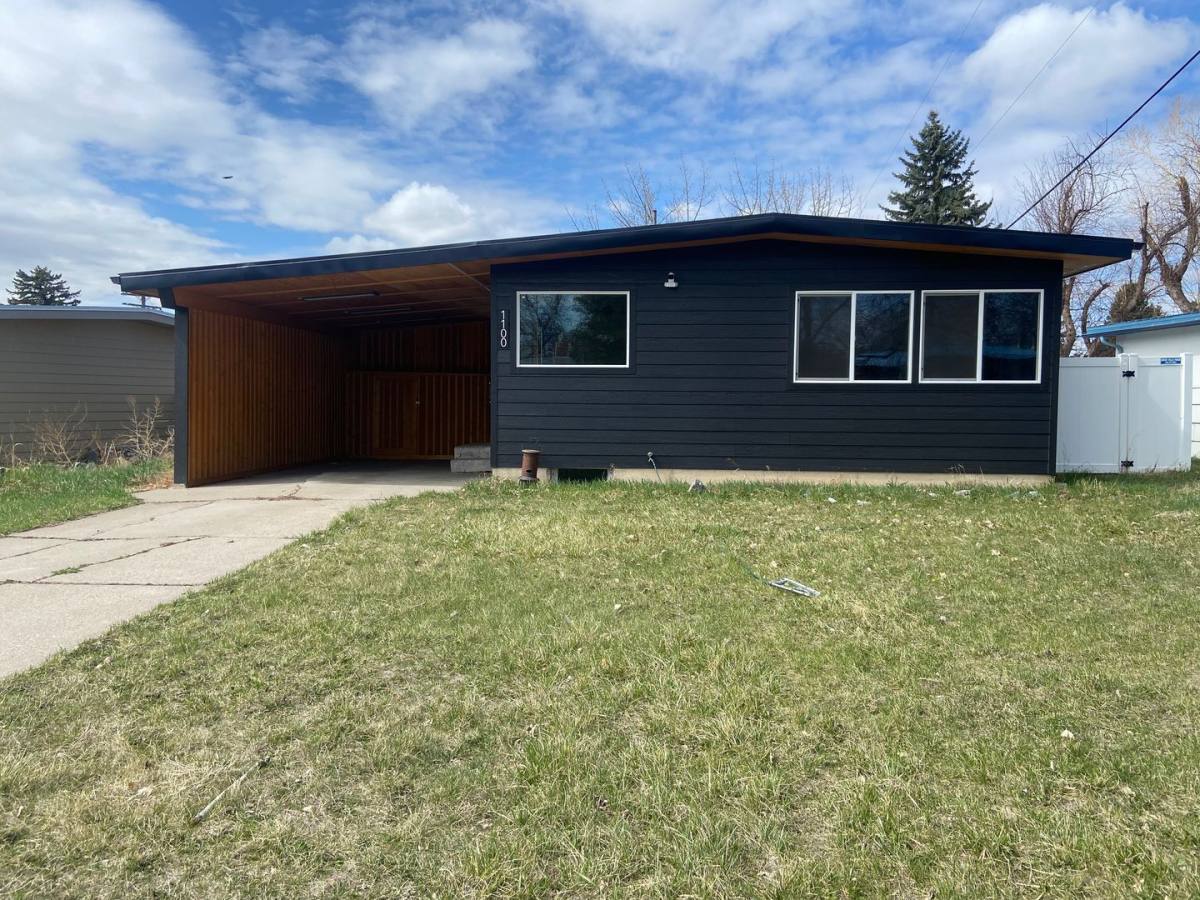 House for rent at 1100 11th St NW, Great Falls, MT 59404