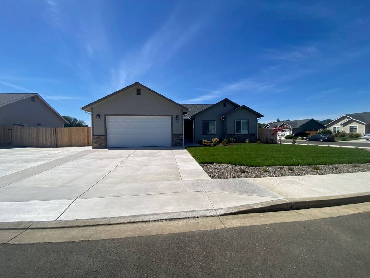 House for rent at 105 Citation Court, Winston, OR 97496