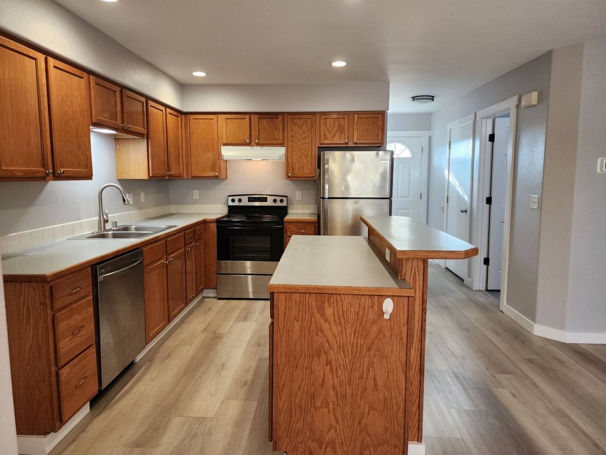 Apartment for rent at 1416 S Skyline Dr, Moses Lake, WA 98837