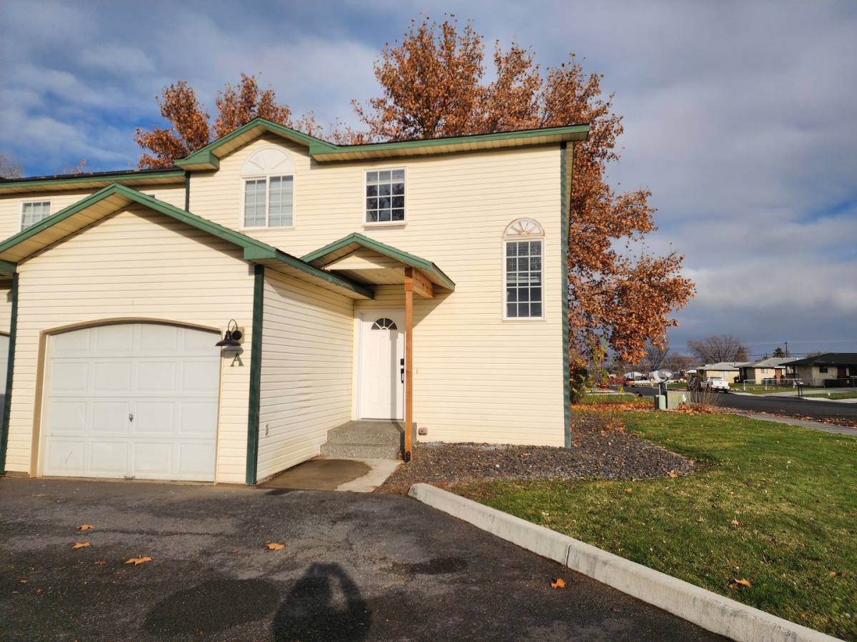 Apartment for rent at 1416 S Skyline Dr, Moses Lake, WA 98837