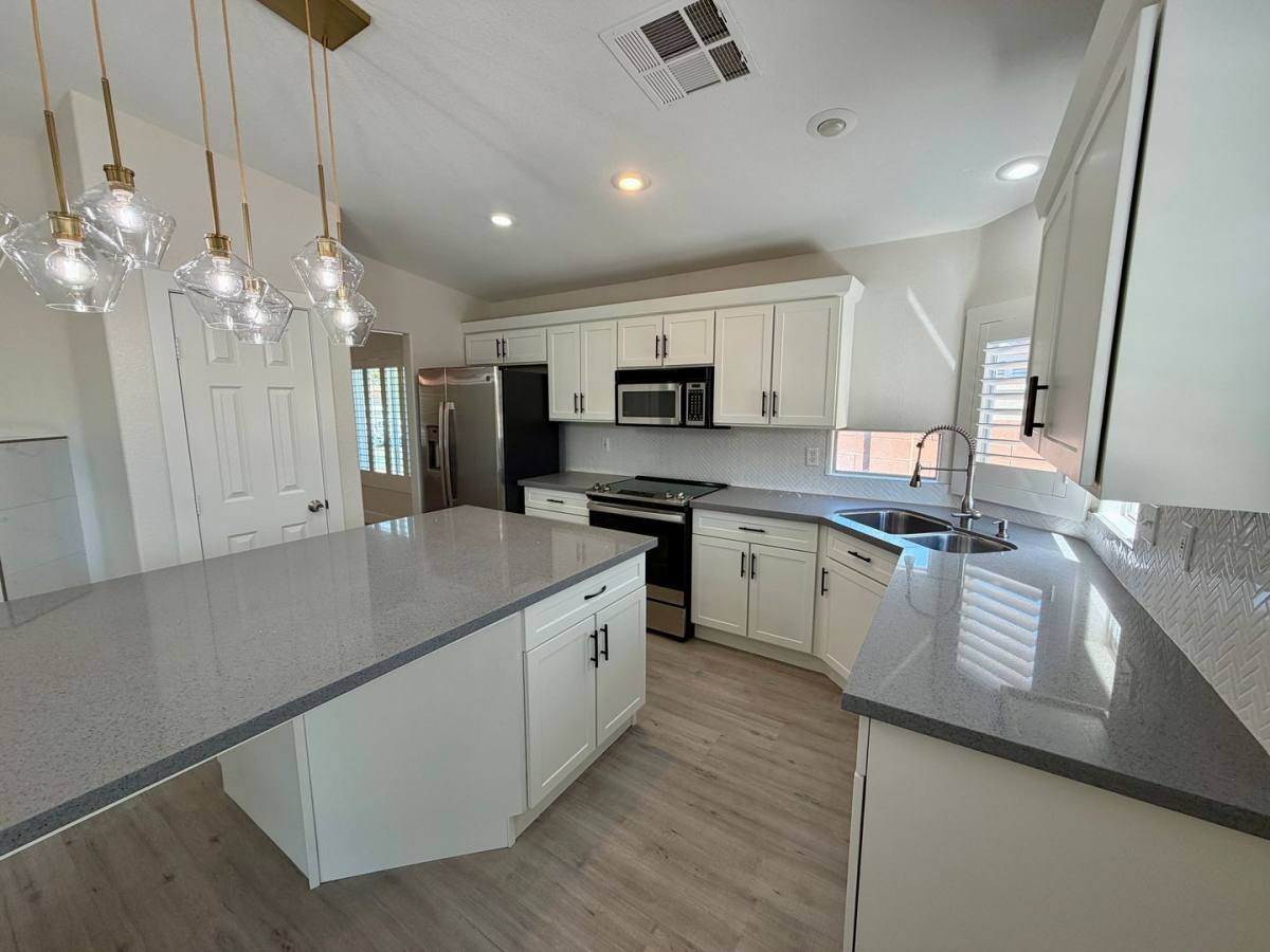 House for rent at 124 Lemongold St, Henderson, NV 89012