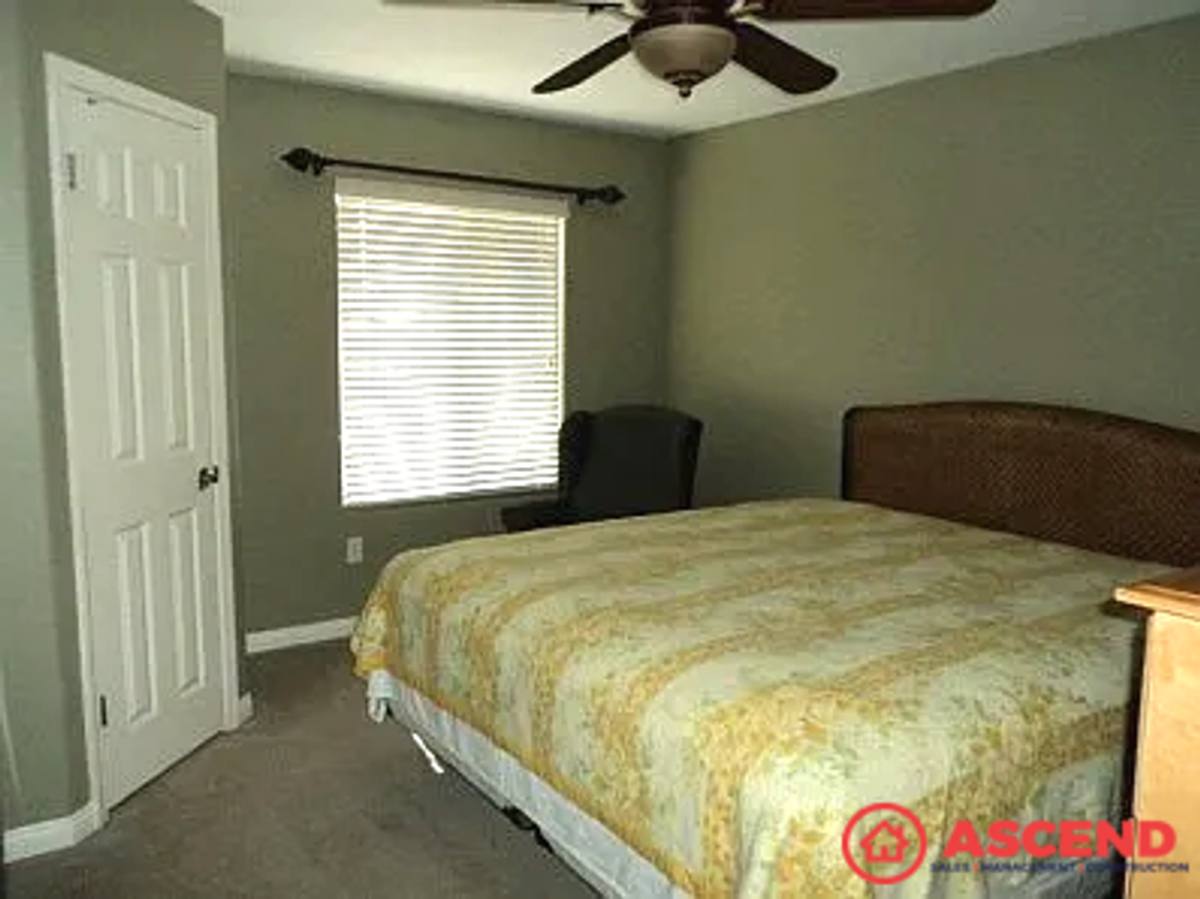 House for rent at 10419 Attleboro Ave, Bakersfield, CA 93311