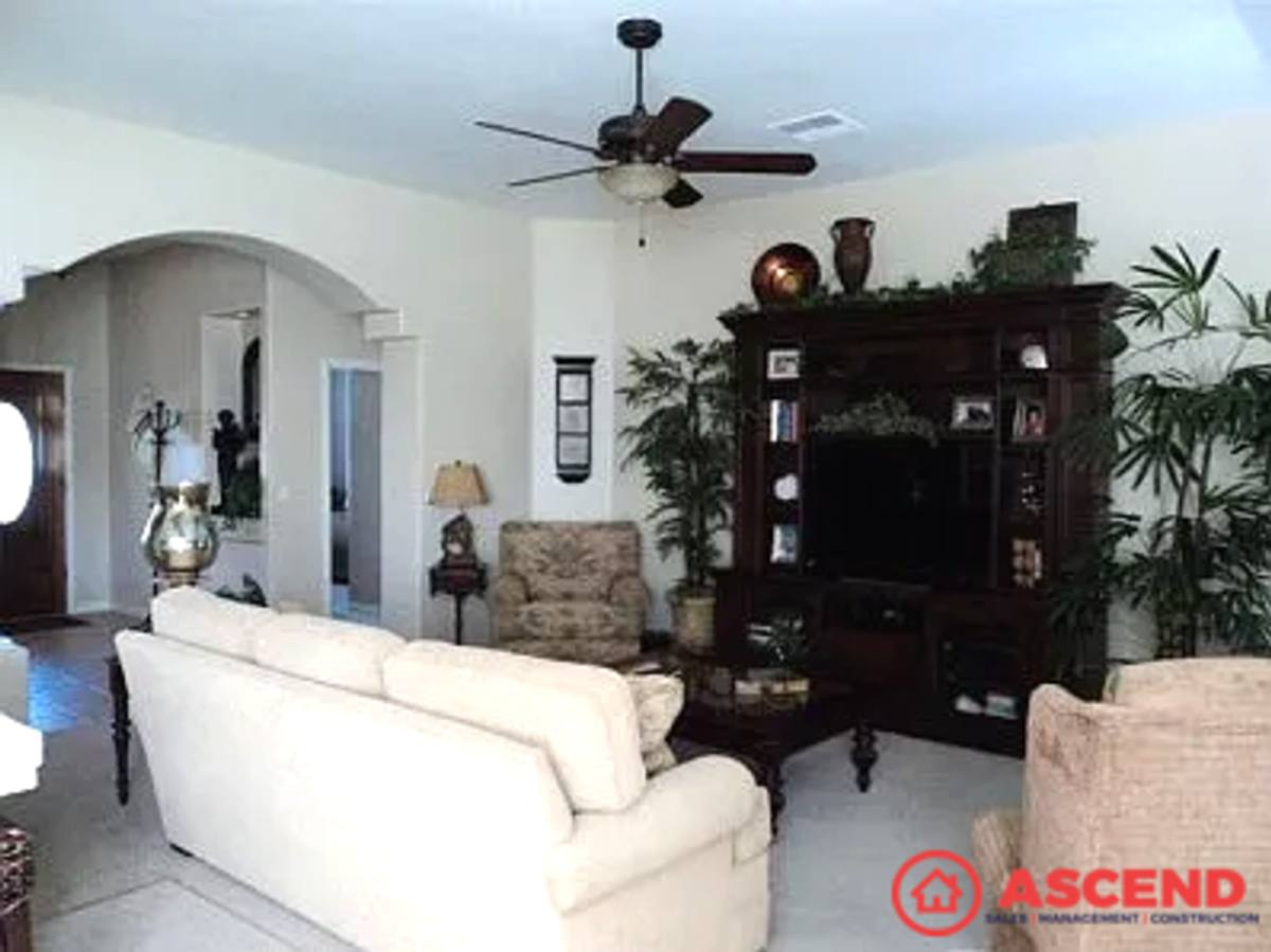 House for rent at 10419 Attleboro Ave, Bakersfield, CA 93311