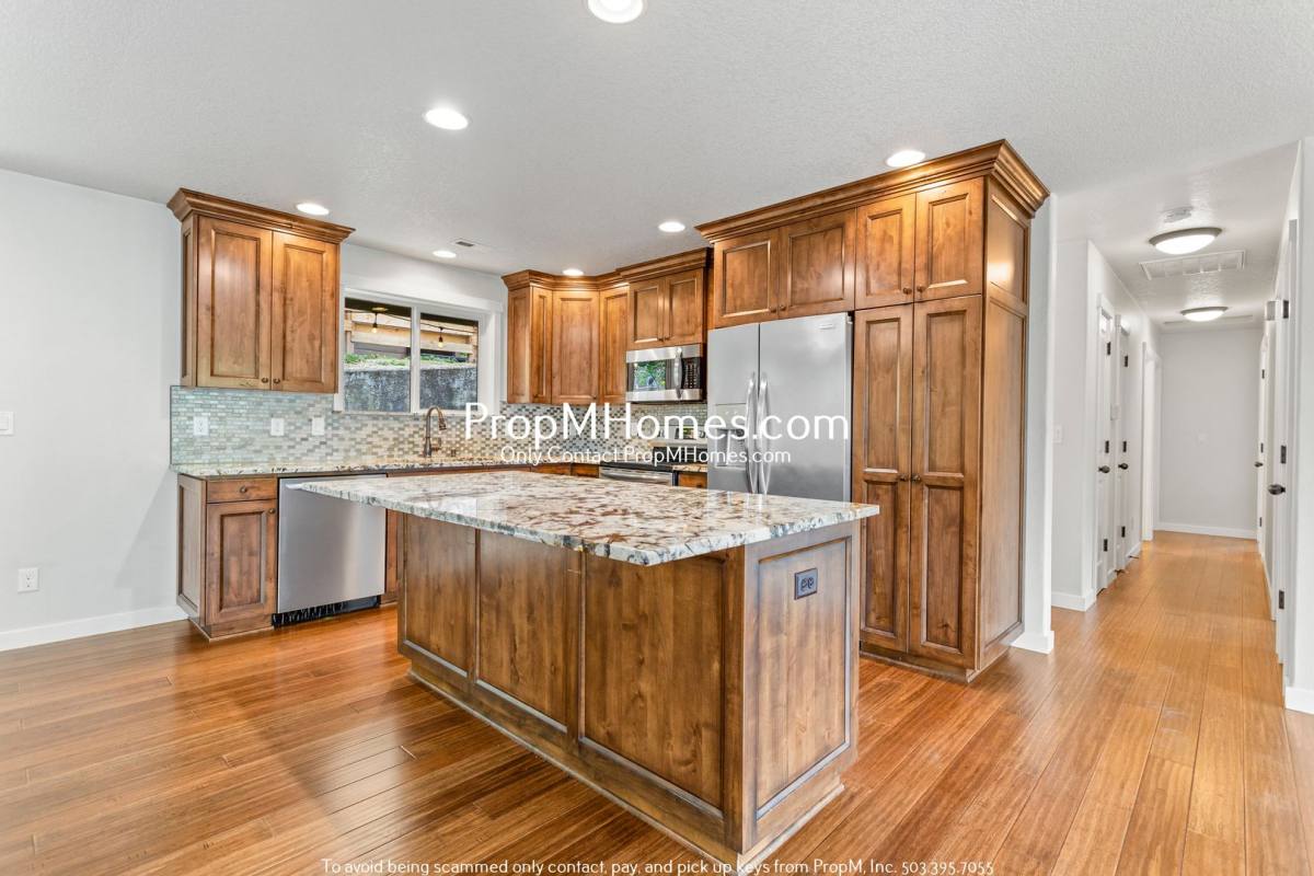 House for rent at 29364 S Marshall Rd, Mulino, OR 97042