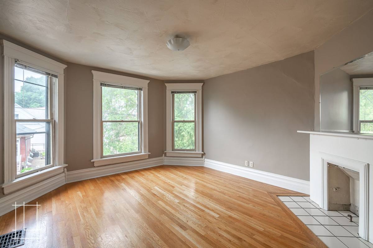 Apartment for rent at 207 W Hubbard Ave, Columbus, OH 43215