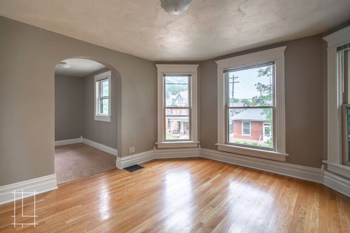 Apartment for rent at 207 W Hubbard Ave, Columbus, OH 43215