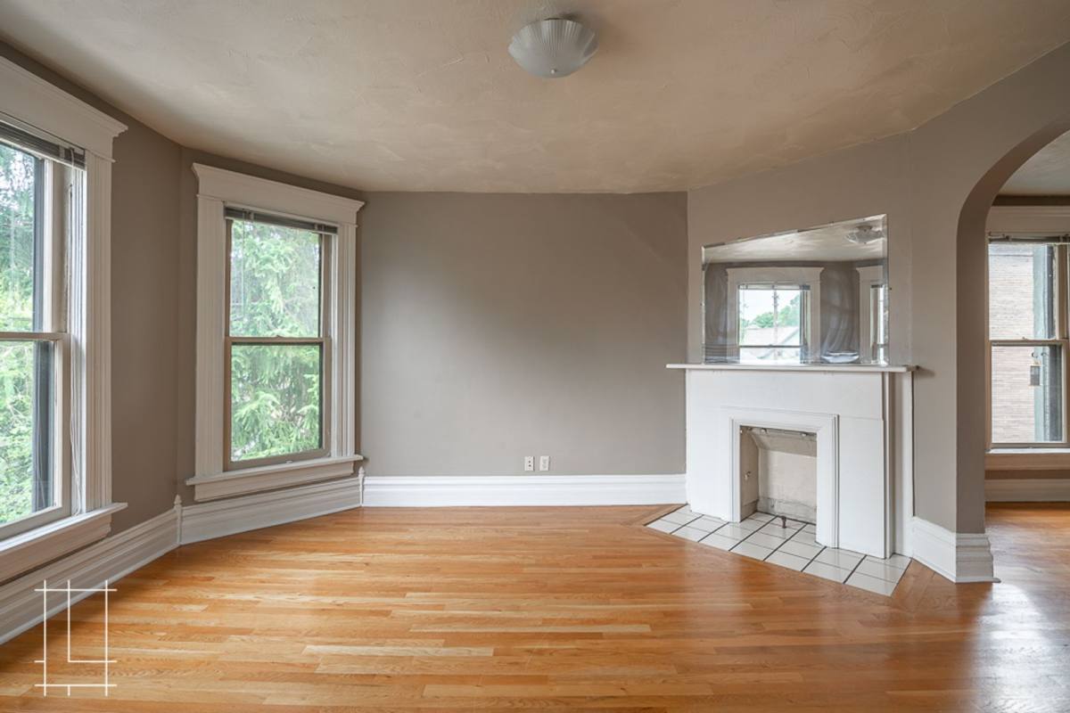 Apartment for rent at 207 W Hubbard Ave, Columbus, OH 43215