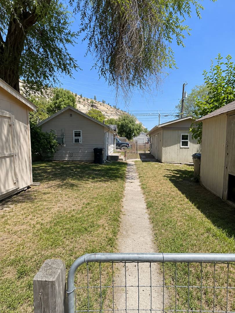 House for rent at 617 N 14th St, Billings, MT 59101