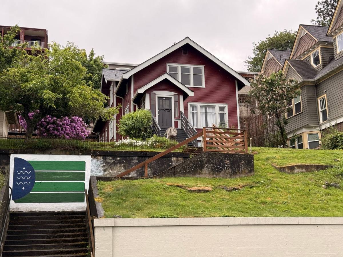 Apartment for rent at 1006 N Garden St, Bellingham, WA 98225