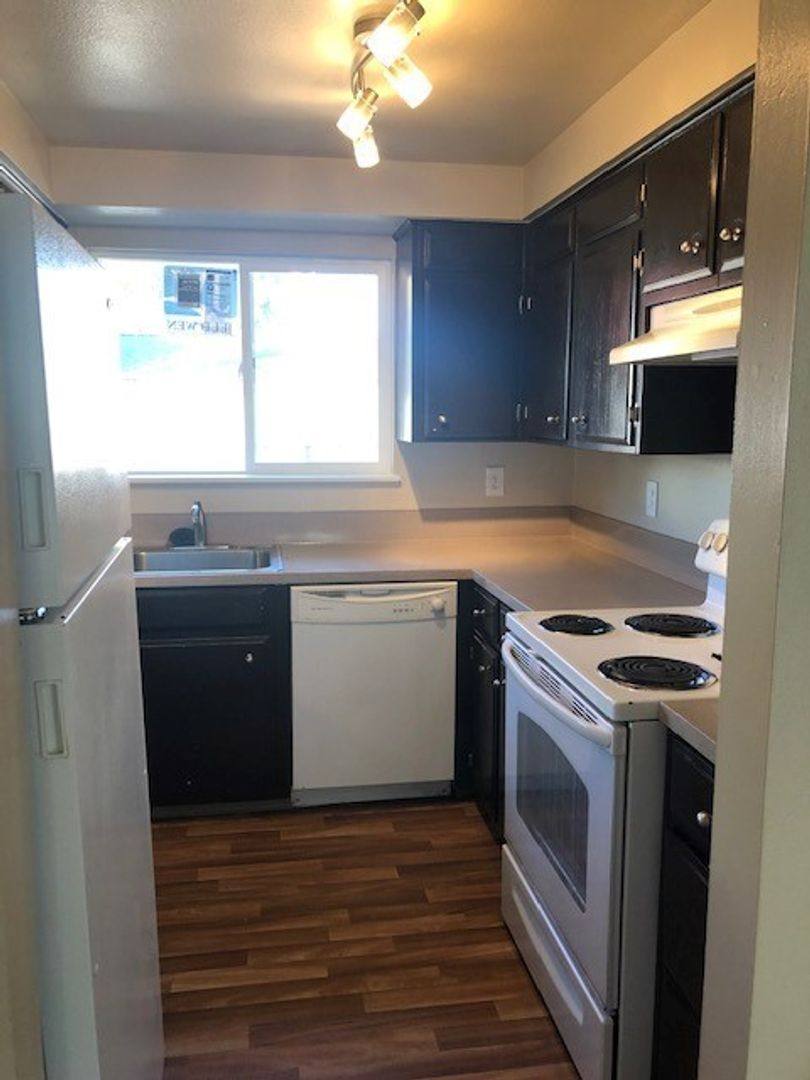 Apartment for rent at 2220 Jackson St SE, Albany, OR 97322