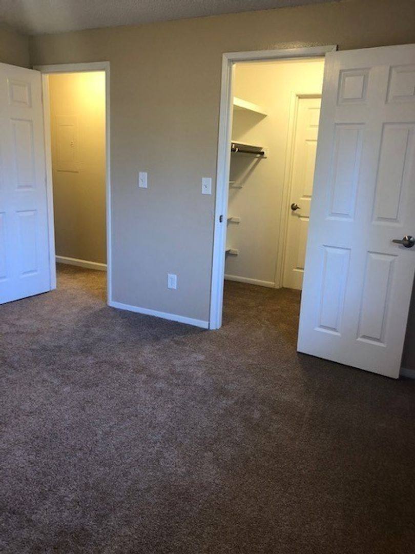 Apartment for rent at 2220 Jackson St SE, Albany, OR 97322
