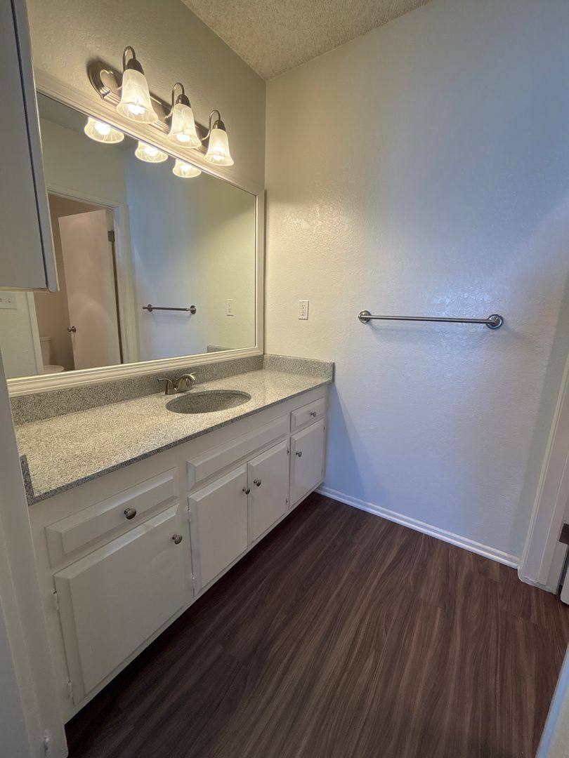 Apartment for rent at 14160 Red Hill Ave, Tustin, CA 92780