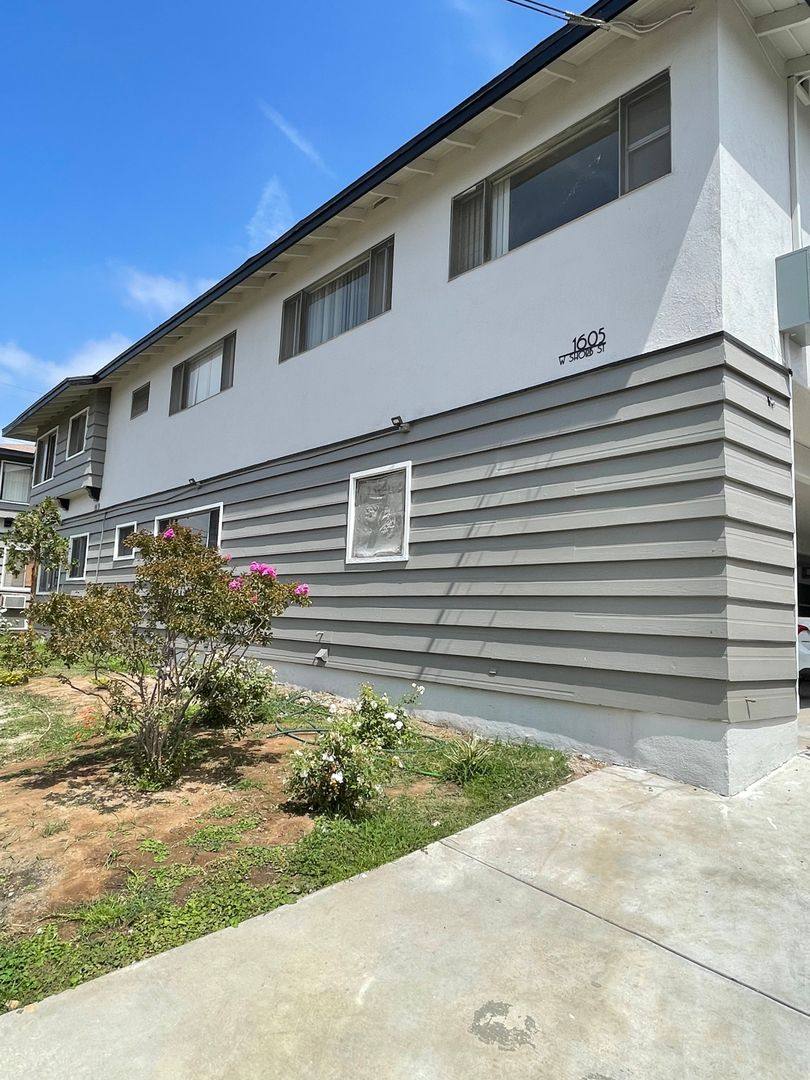 Apartment for rent at 1605 W Shorb St, Alhambra, CA 91803