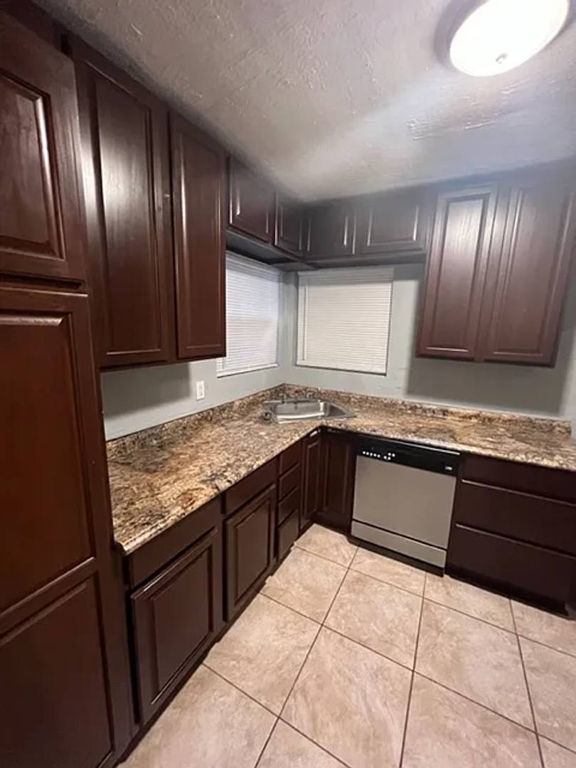 House for rent at 315 E Pipkin St, Beaumont, TX 77705