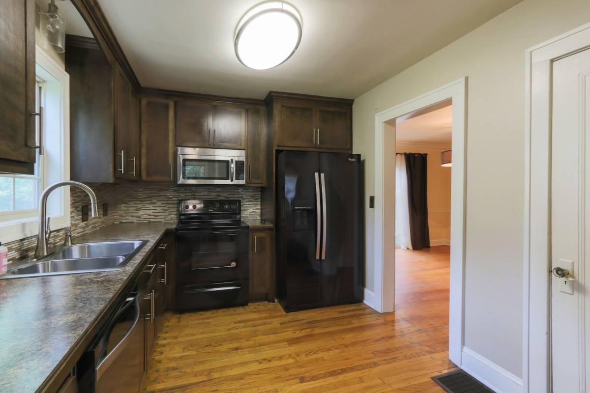House for rent at 224 E Winthrope Rd, Kansas City, MO 64113