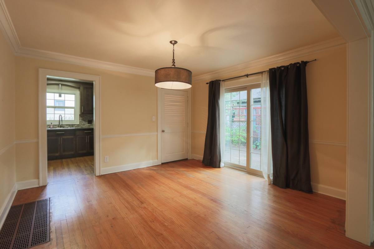House for rent at 224 E Winthrope Rd, Kansas City, MO 64113