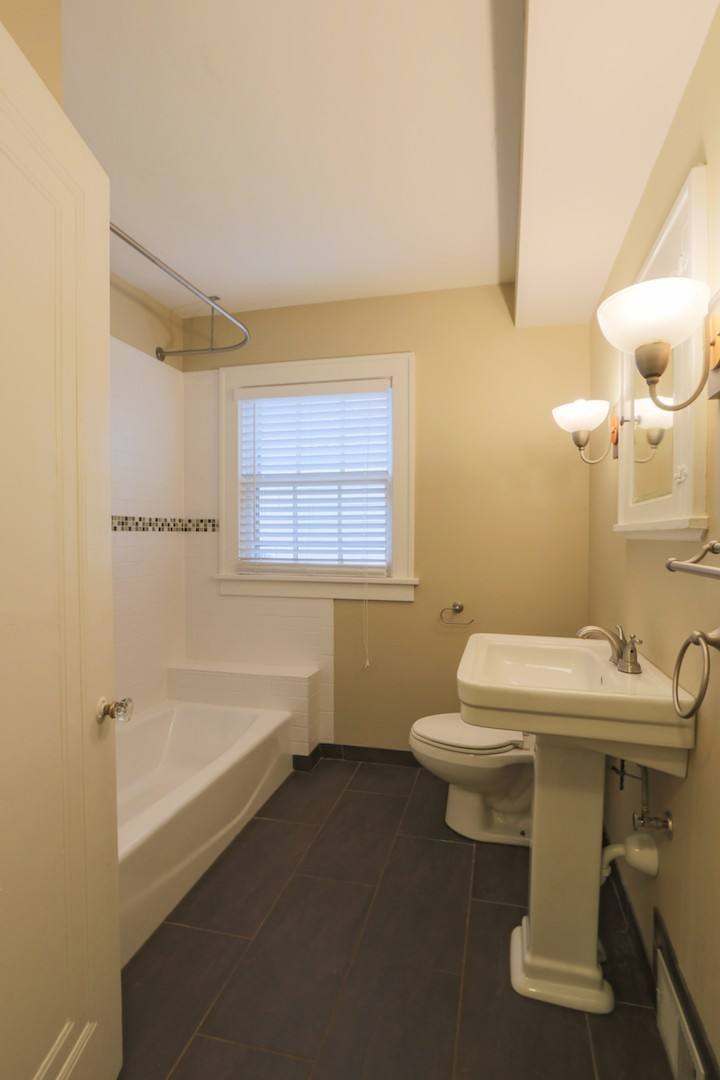 House for rent at 224 E Winthrope Rd, Kansas City, MO 64113