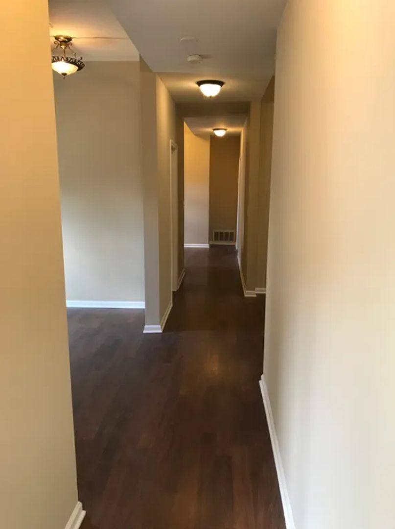Apartment for rent at 3848 W Roscoe St, Chicago, IL 60618