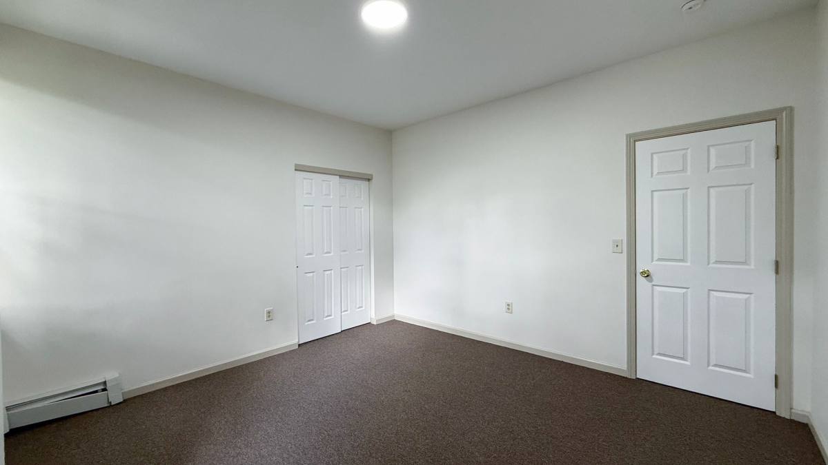 Apartment for rent at 698-700 Broad St, Hartford, CT 06106
