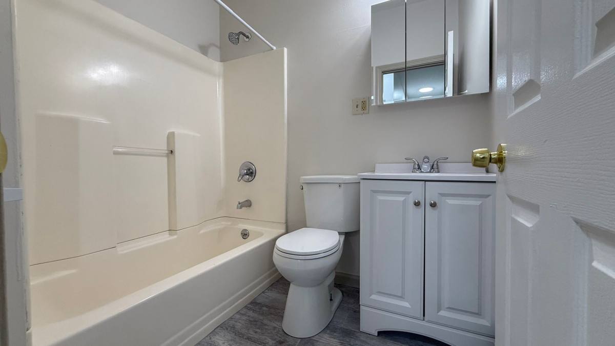 Apartment for rent at 698-700 Broad St, Hartford, CT 06106
