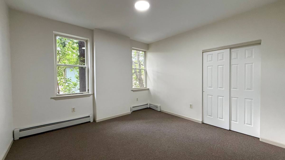 Apartment for rent at 698-700 Broad St, Hartford, CT 06106