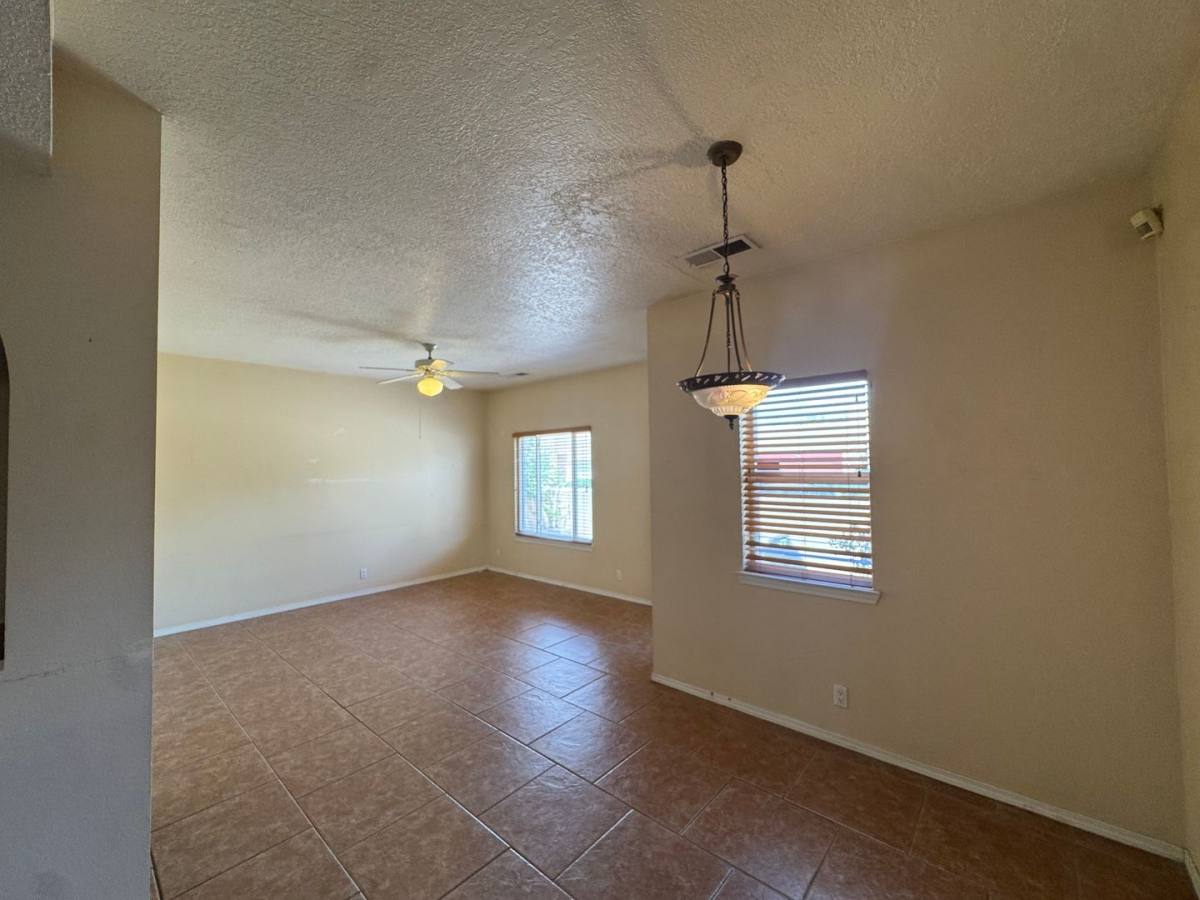 Townhouse for rent at 500 Phoenix Ave NW, Albuquerque, NM 87107