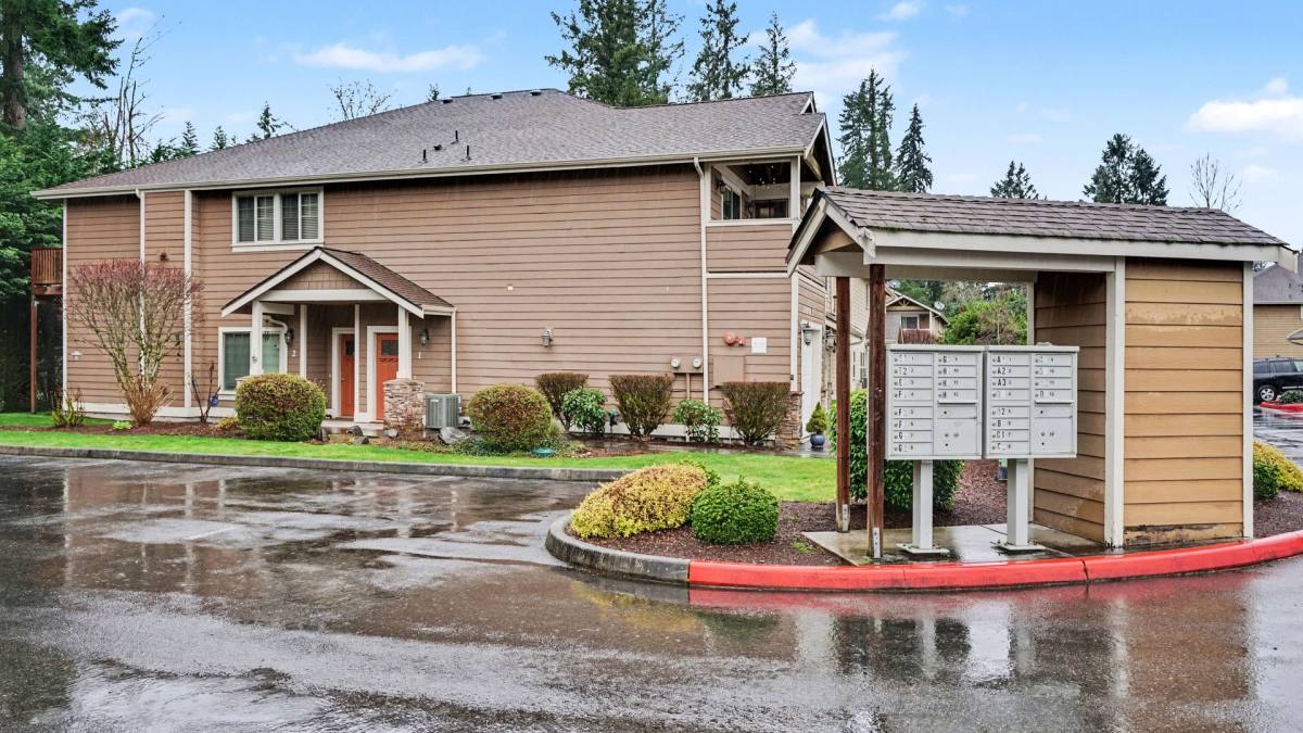 Condo for rent at 21900 SE 242nd St, Maple Valley, WA 98038