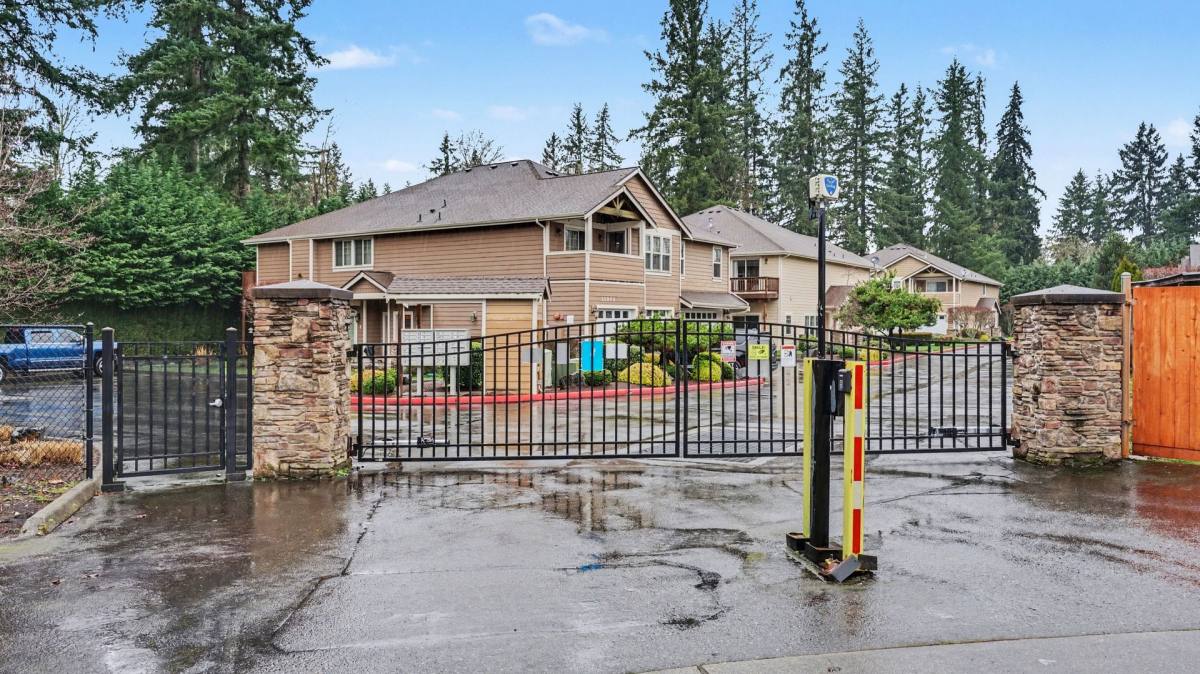Condo for rent at 21900 SE 242nd St, Maple Valley, WA 98038