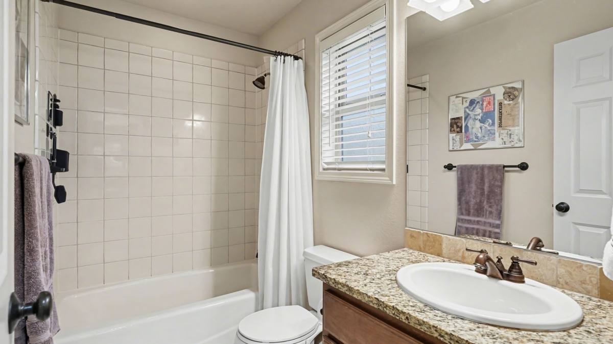 Condo for rent at 21900 SE 242nd St, Maple Valley, WA 98038