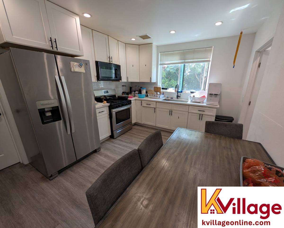 Apartment for rent at 3711 1 2 Halldale Ave, Los Angeles, CA 90018