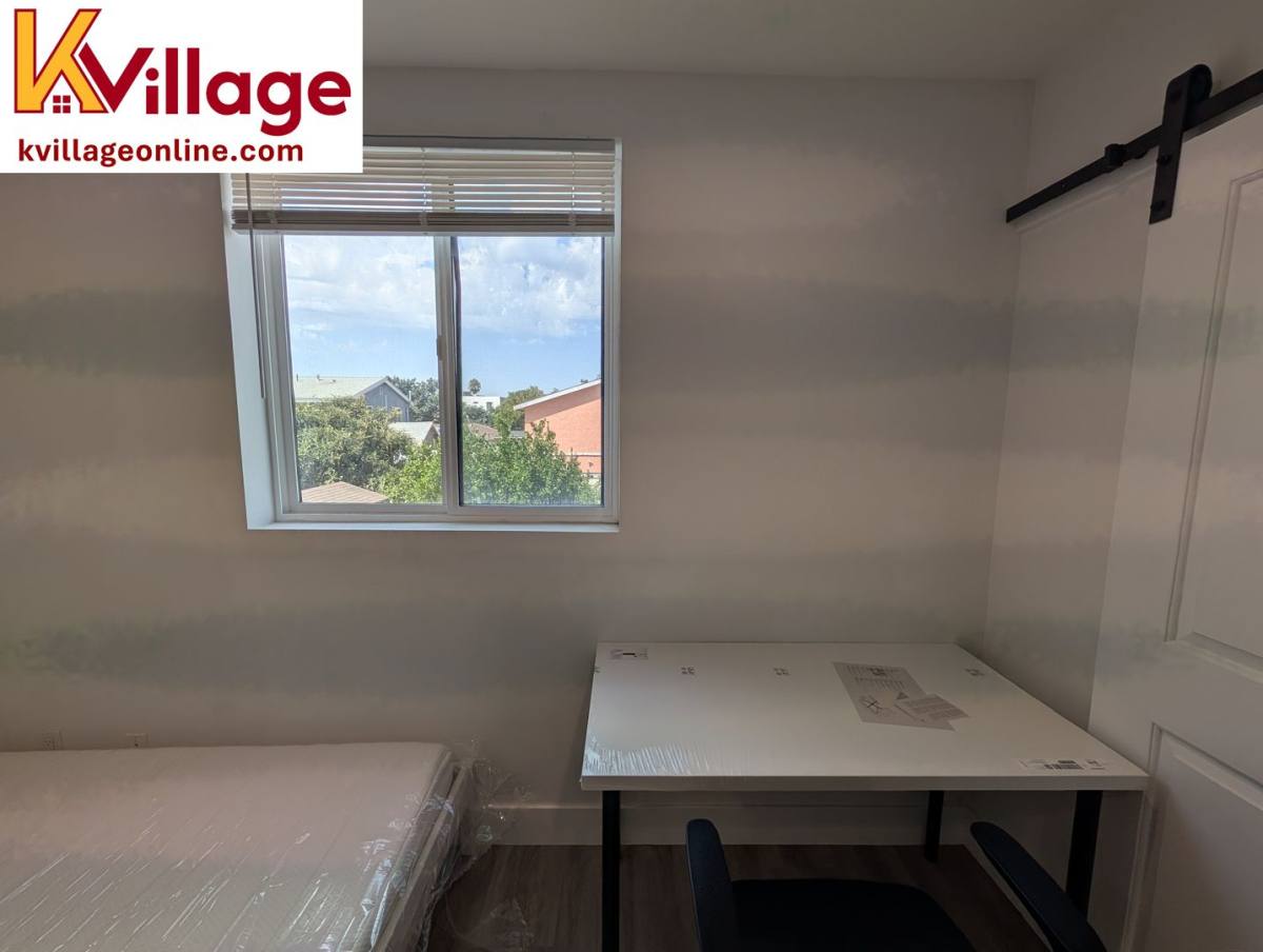 Apartment for rent at 3711 1 2 Halldale Ave, Los Angeles, CA 90018