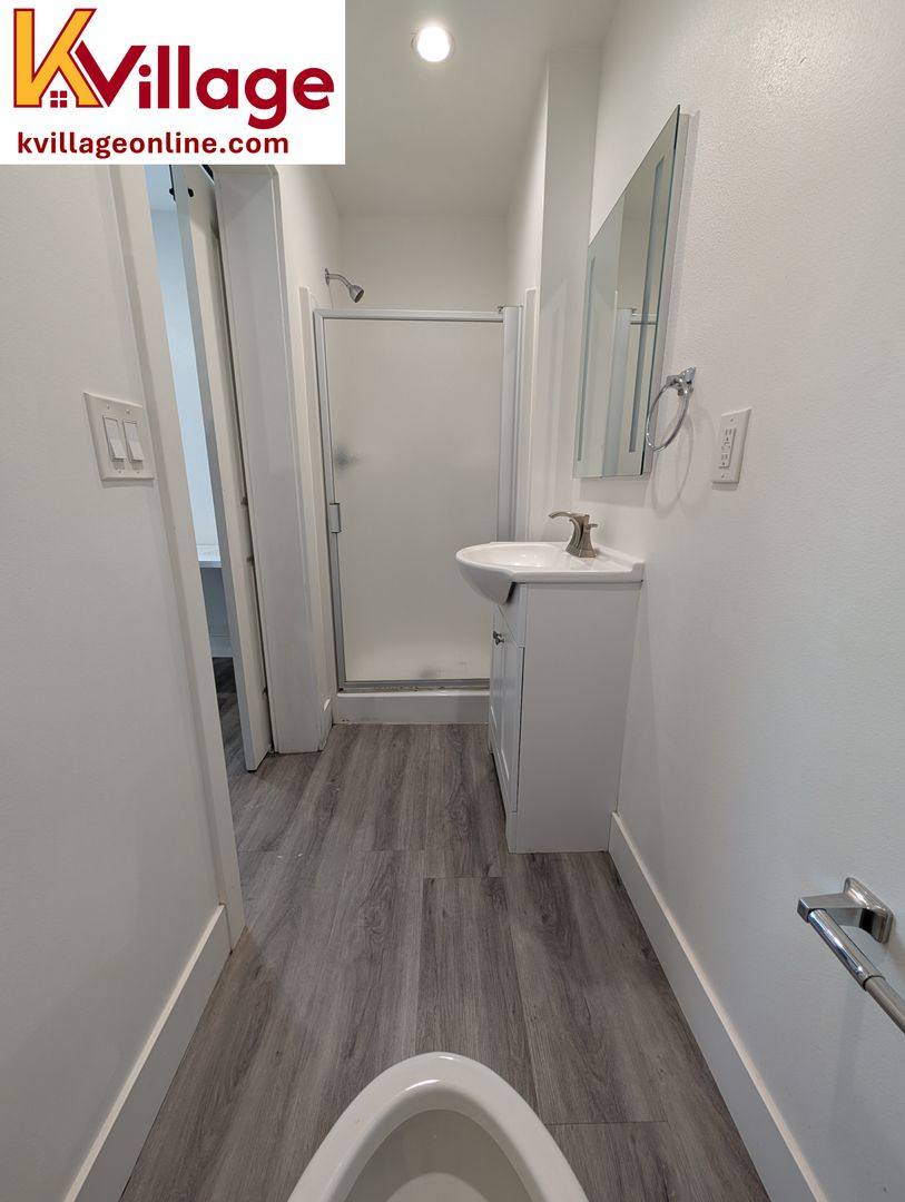 Apartment for rent at 3711 1 2 Halldale Ave, Los Angeles, CA 90018