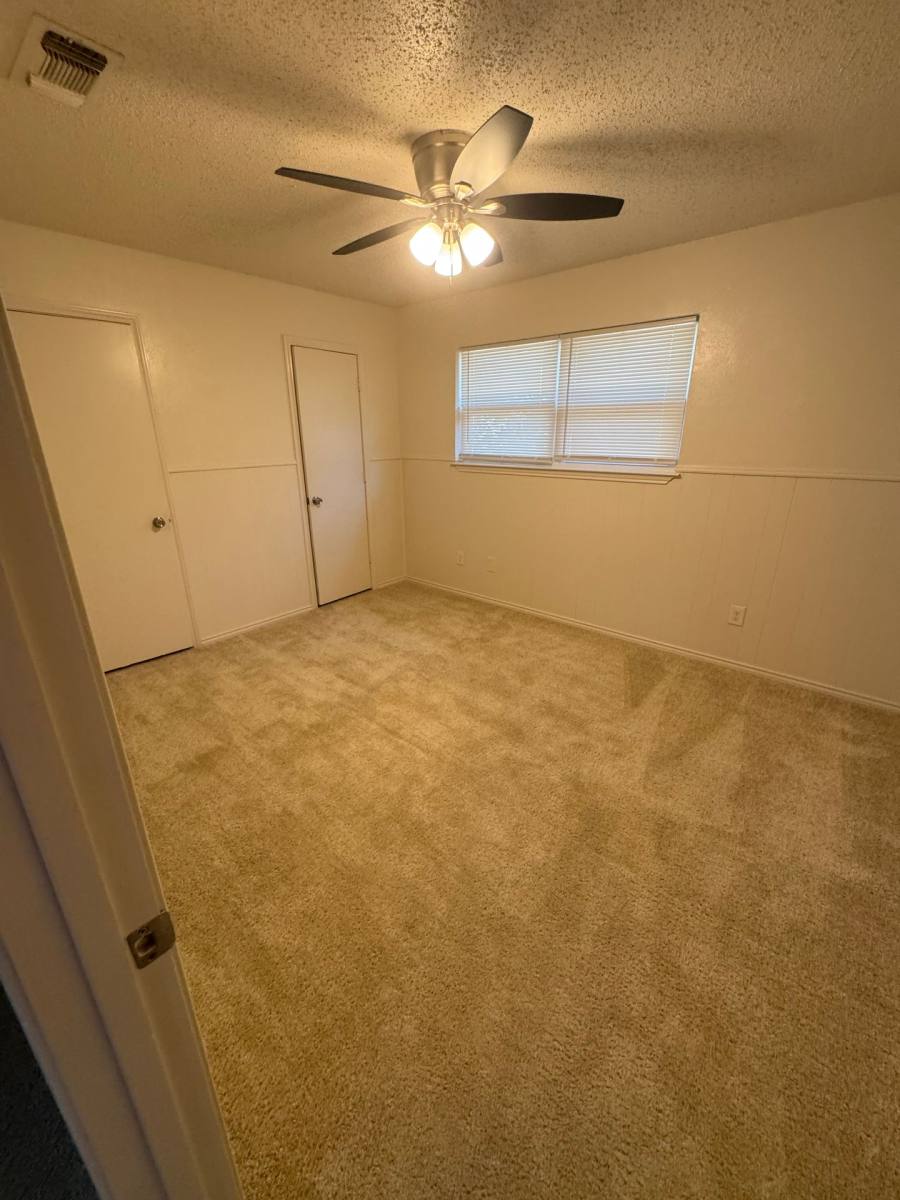 Townhouse for rent at 405 McMillain St, Joshua, TX 76058