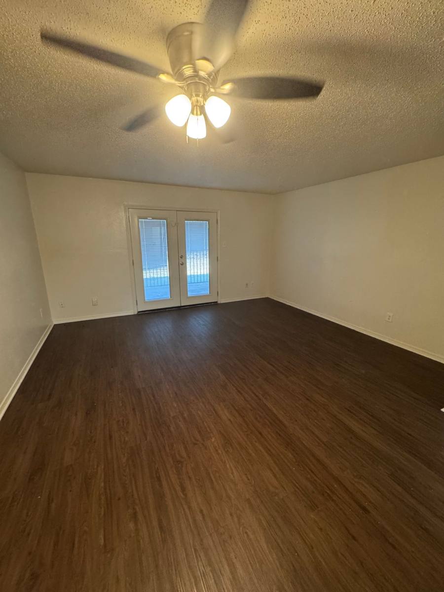 Townhouse for rent at 405 McMillain St, Joshua, TX 76058