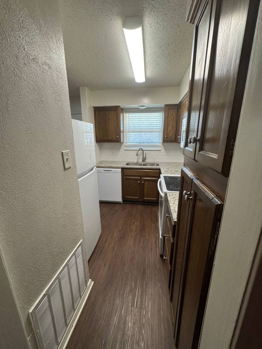 Townhouse for rent at 405 McMillain St, Joshua, TX 76058