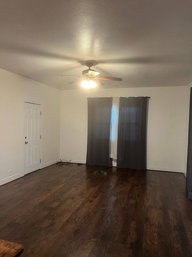 House for rent at 1407 E St, Reedley, CA 93654