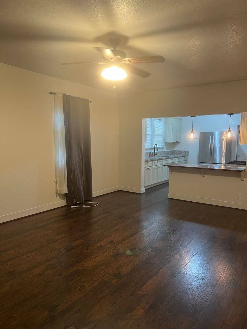 House for rent at 1407 E St, Reedley, CA 93654