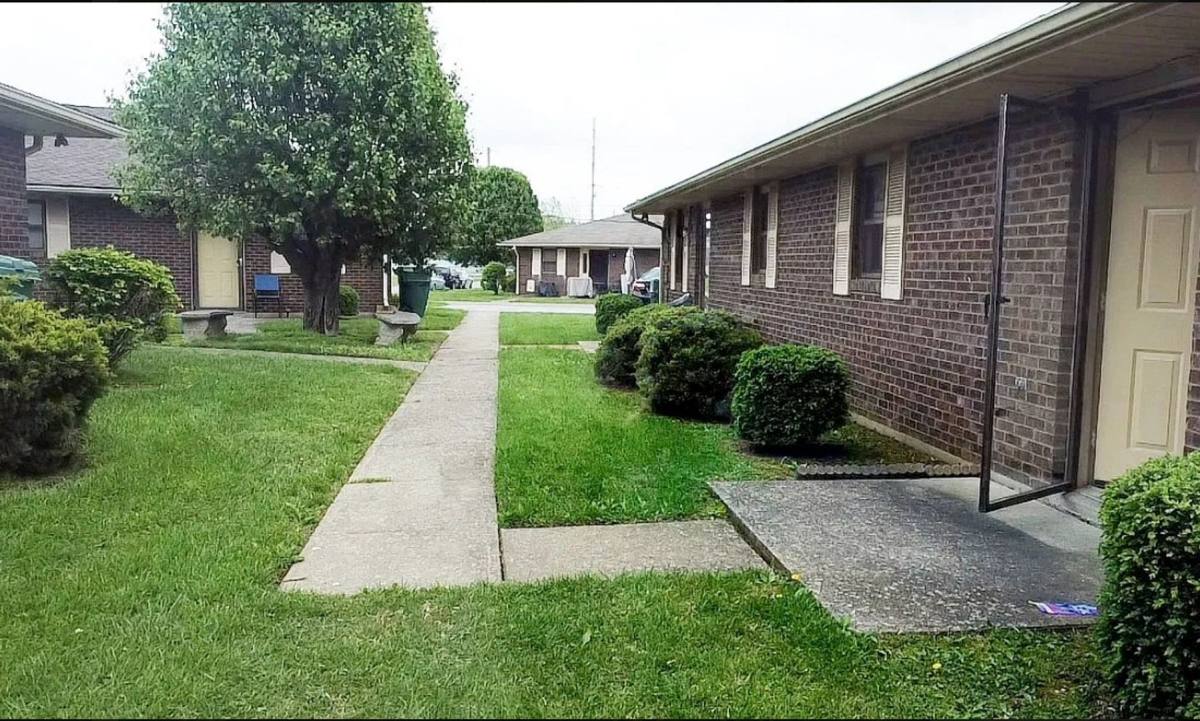 Apartment for rent at 914 915 921 922 926 Peppertree Lane, Owensboro, KY 42303