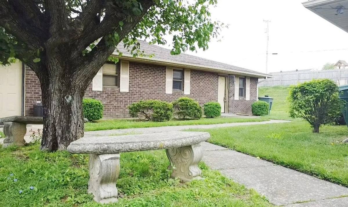 Apartment for rent at 914 915 921 922 926 Peppertree Lane, Owensboro, KY 42303