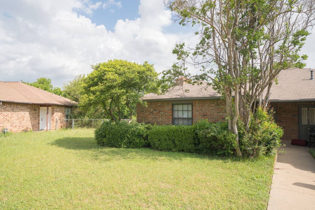 House for rent at 1731 Dynasty Circle, Red Oak, TX 75154