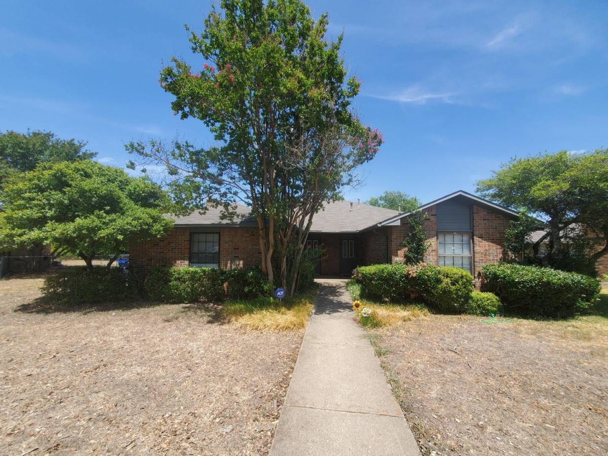 House for rent at 1731 Dynasty Circle, Red Oak, TX 75154