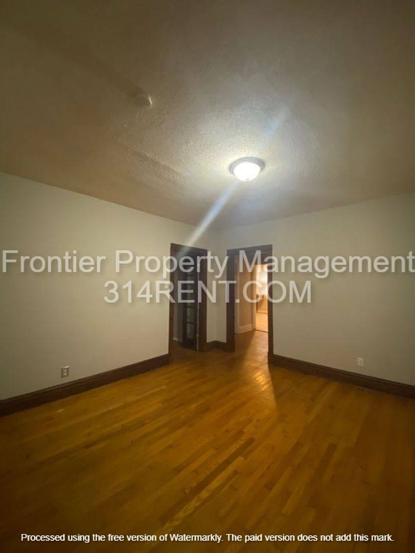 Apartment for rent at 4130 Minnesota, Saint Louis, MO 63118