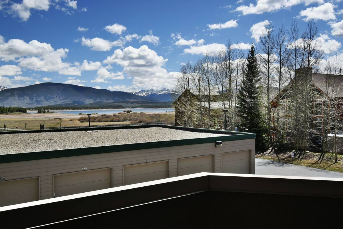 Condo for rent at 980 Lakepoint Dr, Frisco, CO 80443