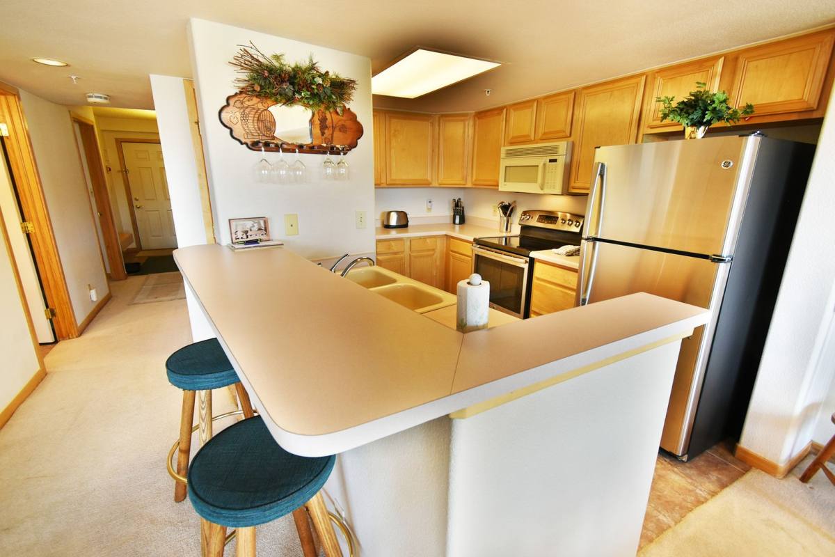 Condo for rent at 980 Lakepoint Dr, Frisco, CO 80443