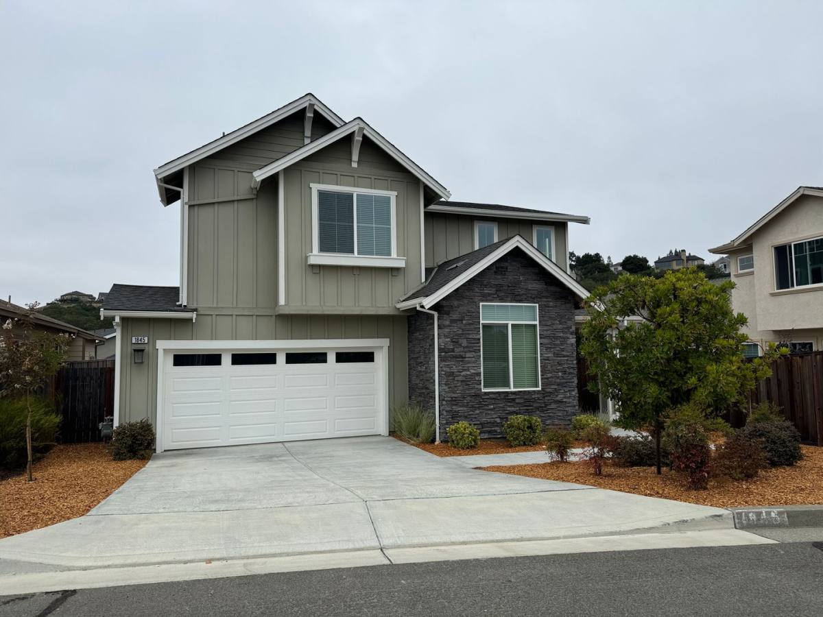 House for rent at 1845 Palisades Dr, Santa Rosa, CA 95403