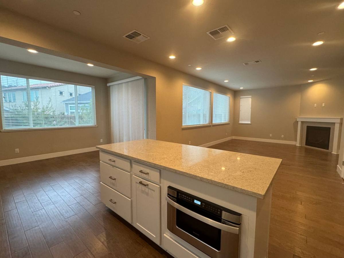 House for rent at 1845 Palisades Dr, Santa Rosa, CA 95403