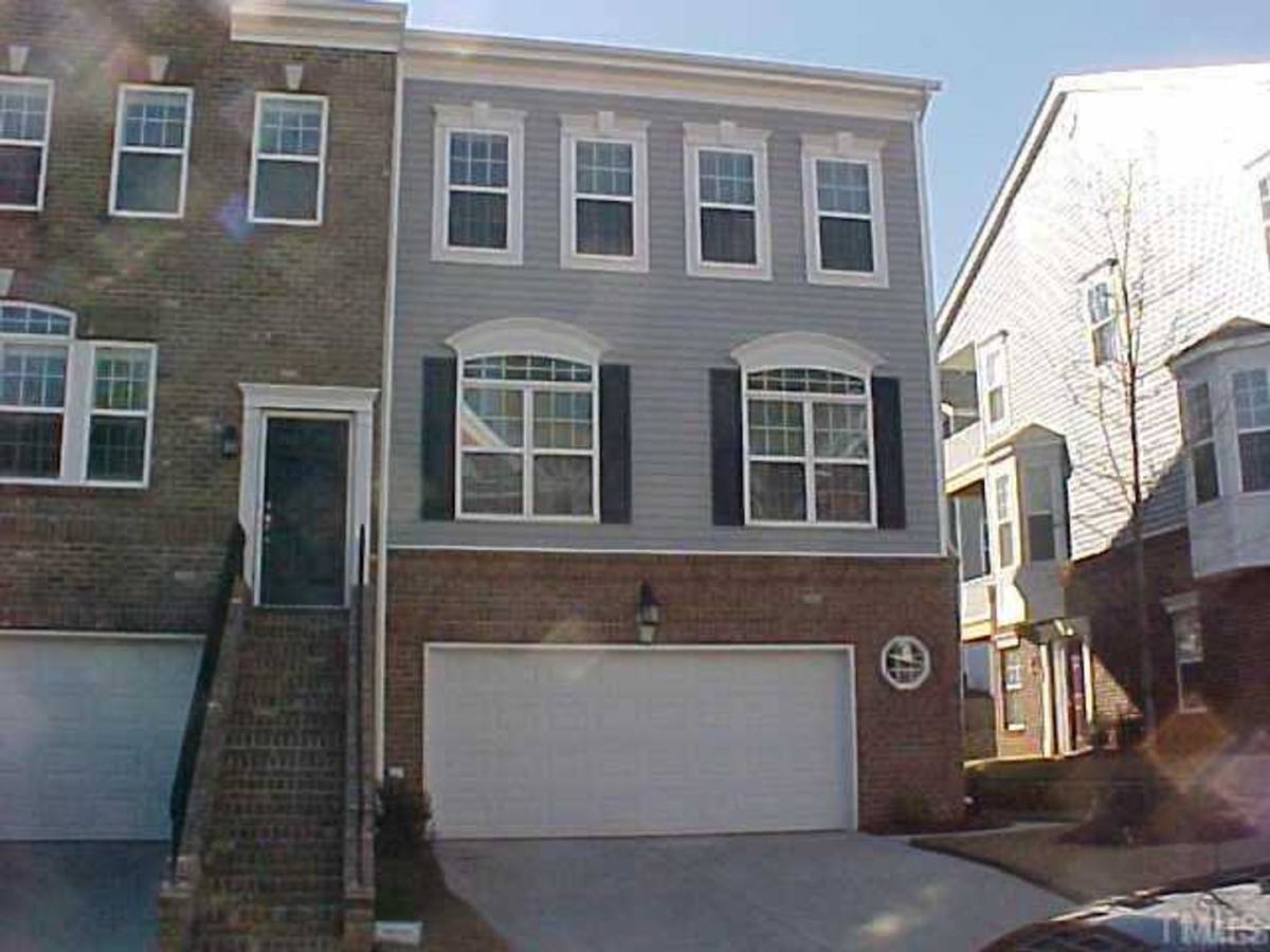 Townhouse for rent at 3513 Edgemont Dr, Raleigh, NC 27612
