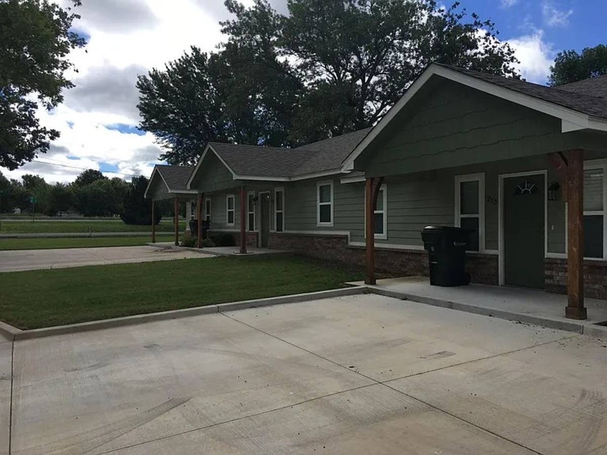 Apartment for rent at 215 Inola St, Claremore, OK 74017