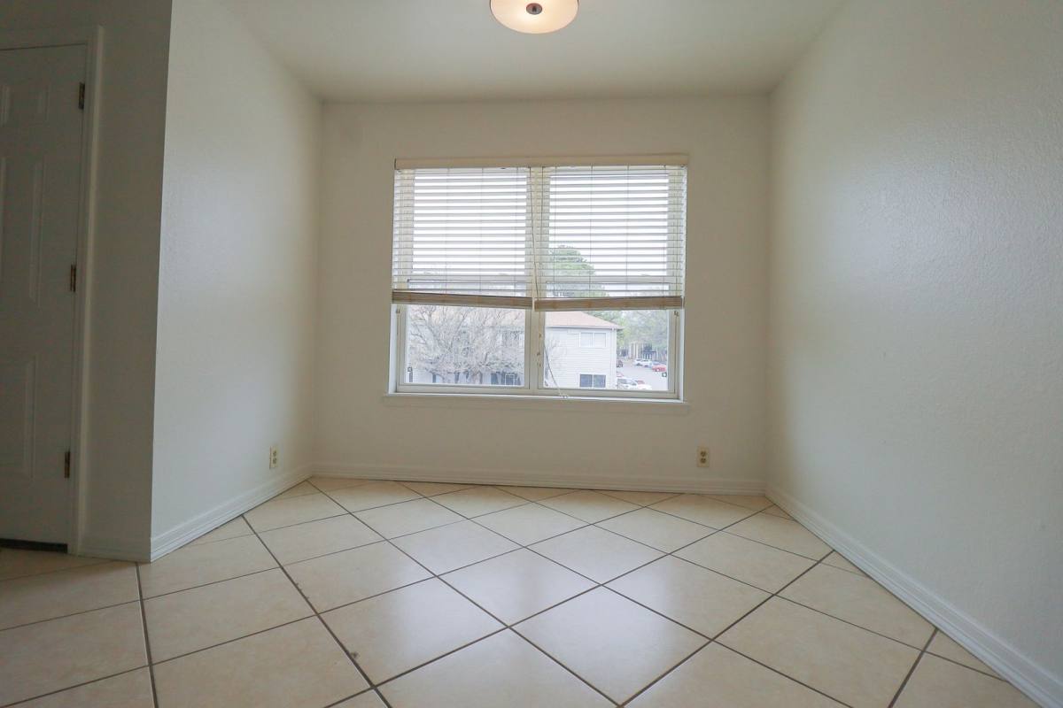 Apartment for rent at 2433 E 87th St, Tulsa, OK 74137