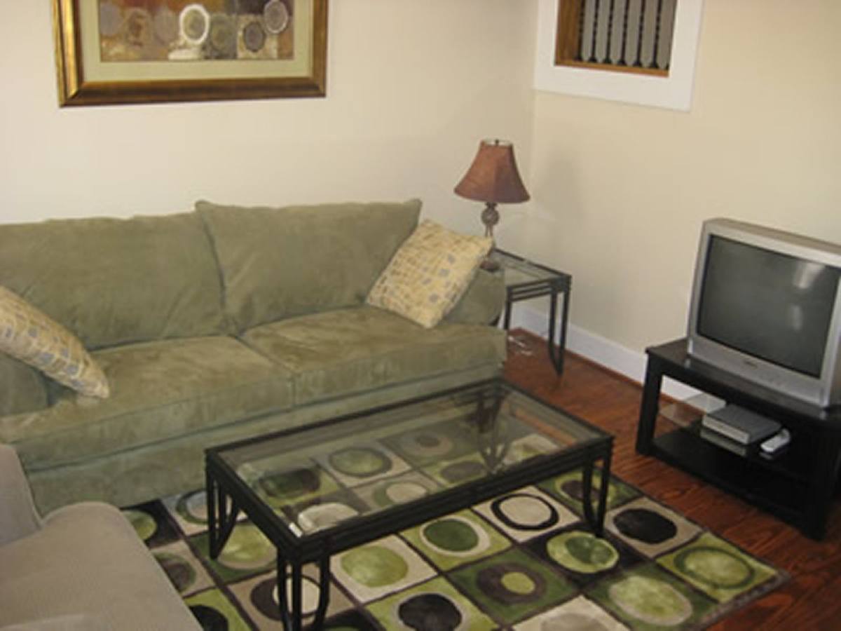 Apartment for rent at 664 Kerr St, Columbus, OH 43215